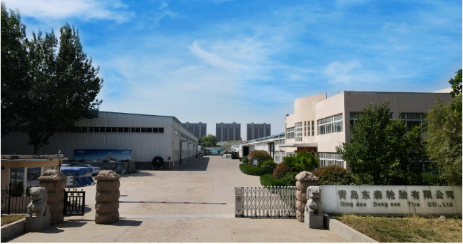 青島東森公司作為山東省最具規(guī)模和品牌優(yōu)勢(shì)的輪胎運(yùn)營(yíng)服務(wù)商，自2022年開始代理運(yùn)營(yíng)海福萊輪胎。他們充分發(fā)揮著在山東輪胎市場(chǎng)深耕20余年的經(jīng)驗(yàn)，以及倉配和銷售團(tuán)隊(duì)的專業(yè)實(shí)力。此外，海福萊輪胎在山東市場(chǎng)上的穩(wěn)定耐磨口碑以及新能源車輪胎系列的推出也為他們的成功合作提供了有力支持。