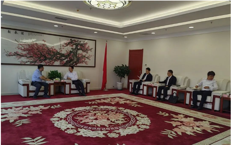 陜西延長石油西北橡膠有限責任公司總經(jīng)理張航偉率領團隊，前往彬州市考察高端能源化工園區(qū)項目的建設情況。