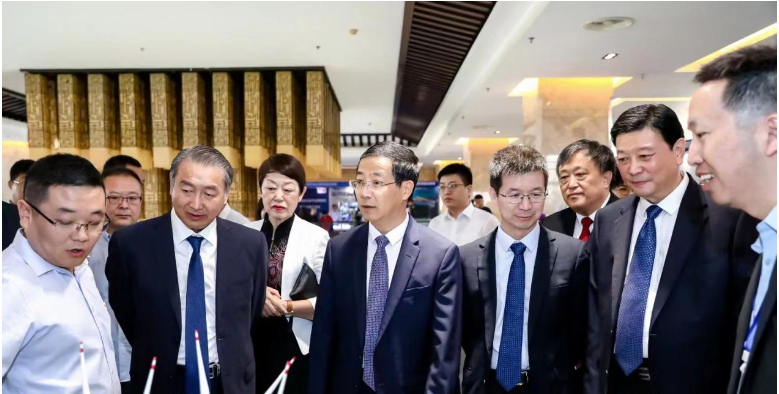 此次大會匯聚了國內外知名企業代表，充分體現了高端化和國際化。各國涂料行業領袖也分享了各自國內涂料市場的現狀和經濟社會發展趨勢。同時，會議還聚焦輻射固化涂料、仿生涂層材料等領域的最新發展現狀，為涂料產業的可持續發展提供了寶貴經驗。