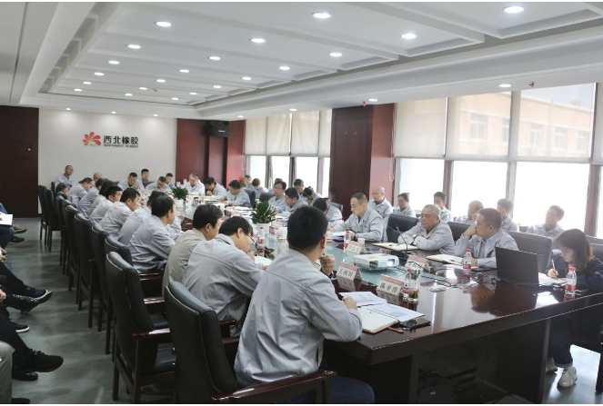 張航偉總經理強調了增強使命感，全員要團結拼搏，全速沖刺四季度。四季度是全年的關鍵節點，也是來年的起點，因此需要全員共同努力，確保公司能夠提前實現目標，為未來的發展打下堅實的基礎。他鼓勵員工在本職崗位上努力工作，注重細節，確保各項工作的進展和質量，以書寫新的經營創效篇章。