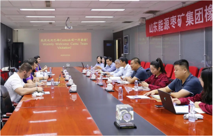 接下來，雙方就深化合作的相關事宜進行了深入交流與討論。  宋二華表示，豐源輪胎公司將盡最大努力為Cantu公司提供更高品質的產品和更優質的服務。他希望這次交流成為雙方進一步加強合作與發展的契機，實現互利共贏。