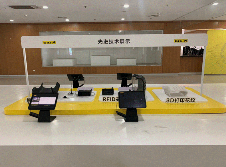 佳通輪胎在長城汽車的哈弗技術中心二樓展廳舉辦“佳通日”技術展會，旨在構建更緊密的合作關系，提升服務質量，并夯實雙方在未來市場的技術規劃和產品布局。這一活動為雙方提供了深入交流的機會，共同探討未來高質量發展的途徑。