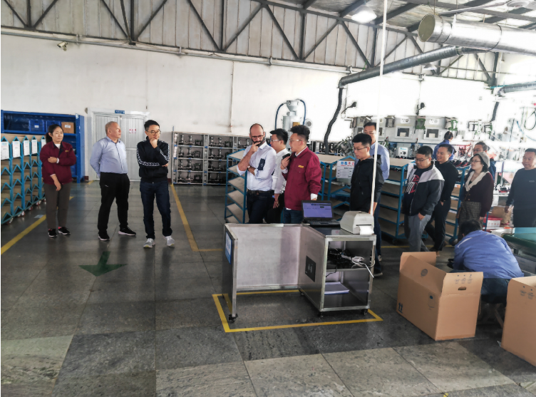 在潤達工廠，千里行集團董事長任欽武與上海分公司負責人Wilson向迪卡儂團隊全面介紹了千里行集團的發展歷程及未來方向。隨后集團分管人力資源的副總Boris分享了Human項目，展示了集團以人為本的發展理念。以及千里行在自主化管理取得的相關成績，其中SSE/HRP/QA都已取得迪卡儂自主化管理認證，提高了企業內部的管理水平，與迪卡儂的發展理念更加契合。